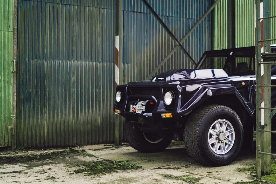  Lamborghini LM002 1997 года  (фото 12 из 45)